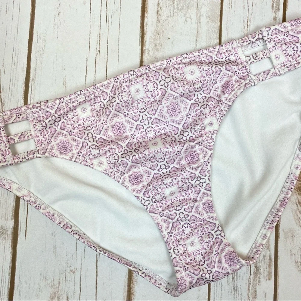 Athleta Aqualuxe Print Ladder Front Bikini Bottom Size‎ Medium